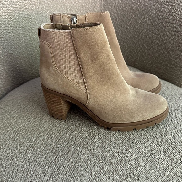 Vince Camuto Dustelie boots size 9.5 - Picture 1 of 9